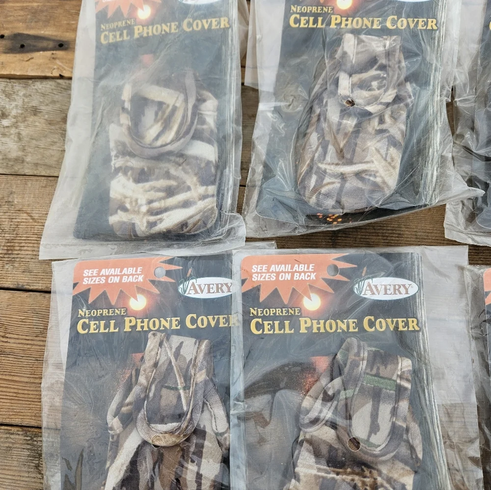 @@Stocking Stuffers@@ Lot Of 8 Neoprene Belt Clip Cell Phone Covers, Mossy Oak
